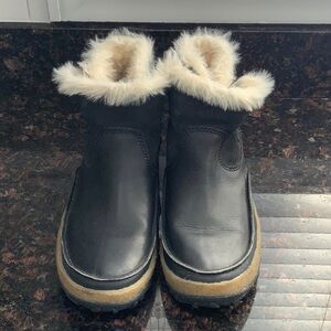 Women’s Merrell winter boots size 8